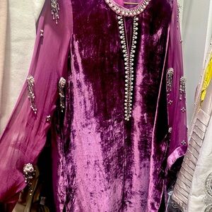Mauve velvet shalwar kameez